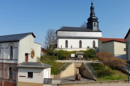 Kirche im Ortszentrum