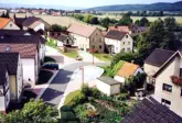 Blick zum Dorfplatz